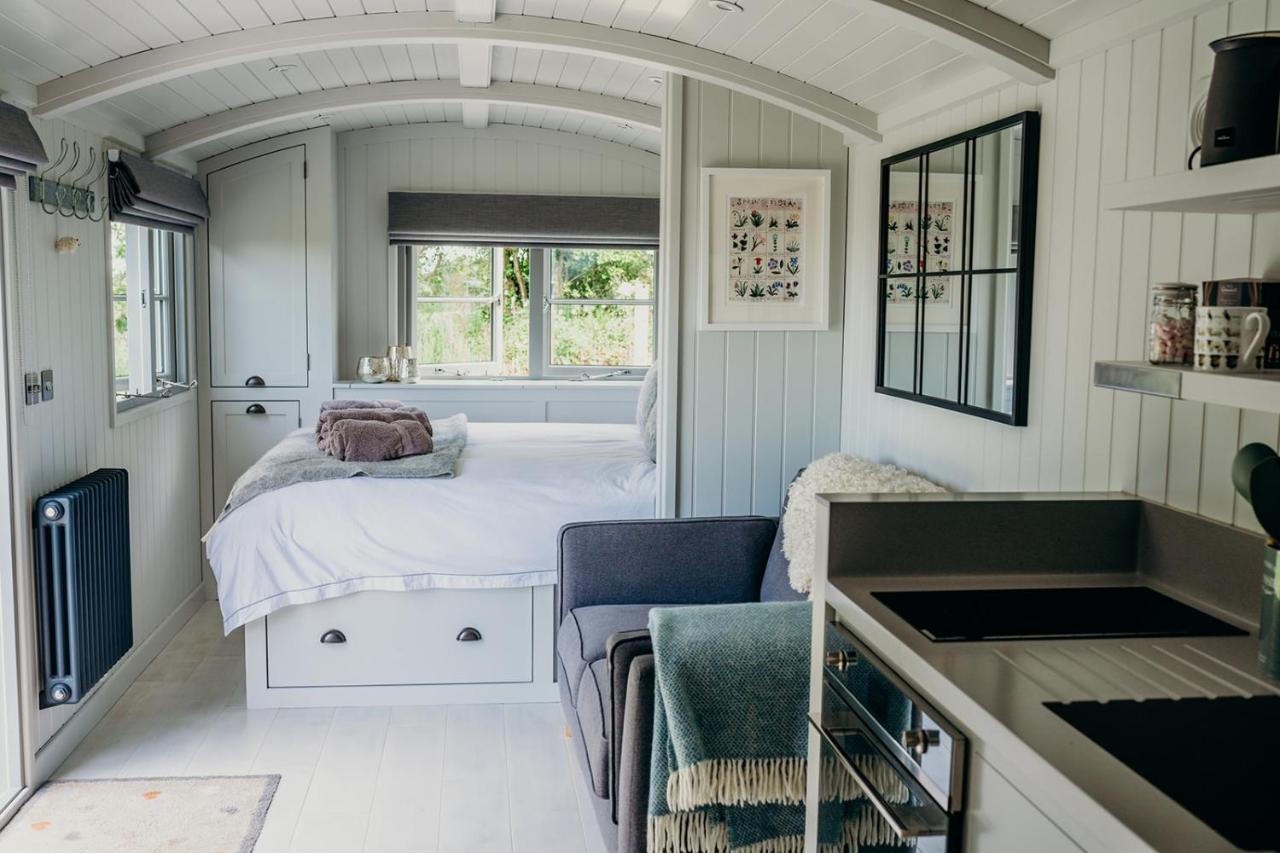 Blatchford Briar - Award Winning Private Shephards Huts With Their Own Secluded Hot Tubs Milton Abbot Экстерьер фото