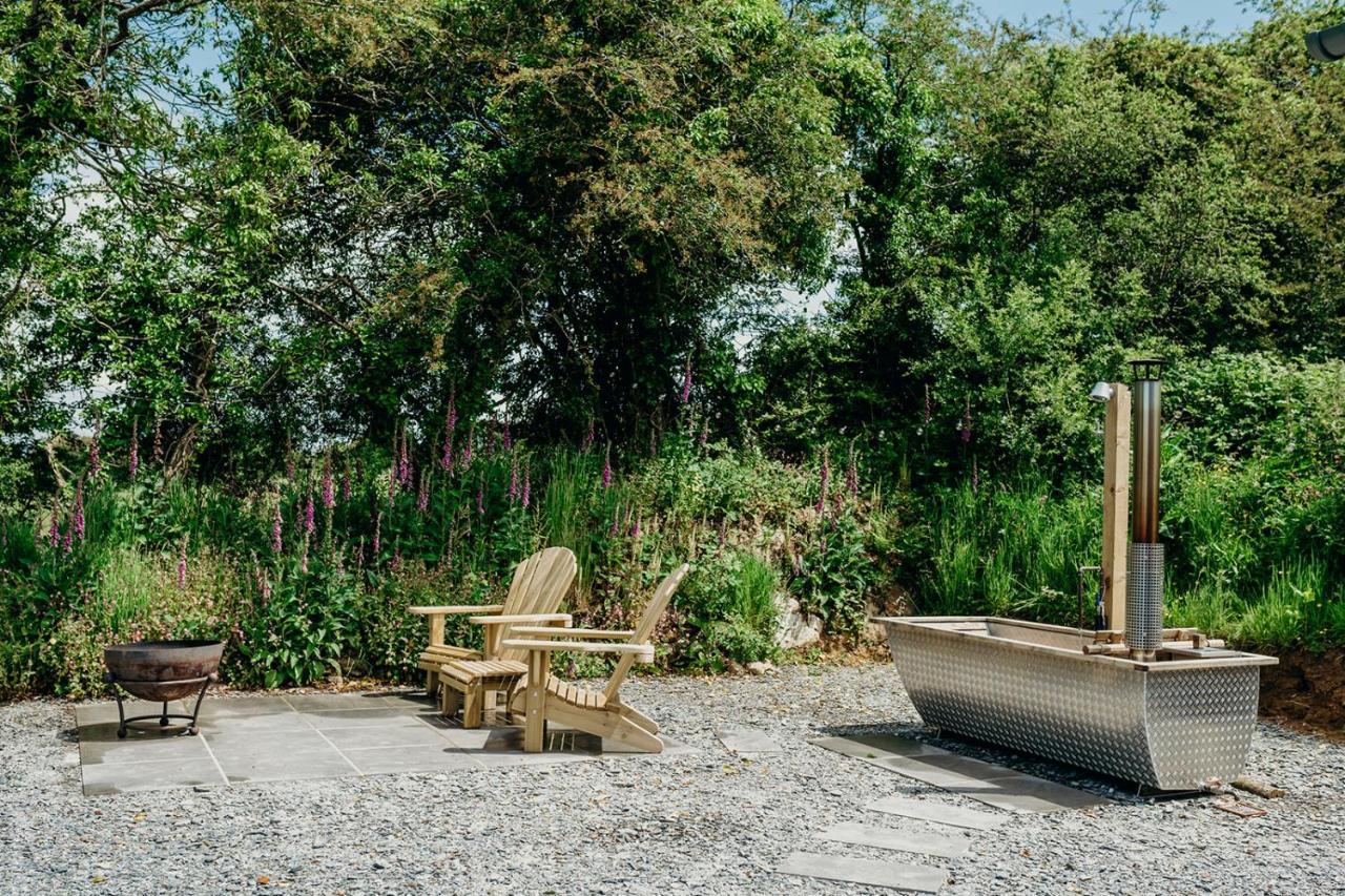 Blatchford Briar - Award Winning Private Shephards Huts With Their Own Secluded Hot Tubs Milton Abbot Экстерьер фото