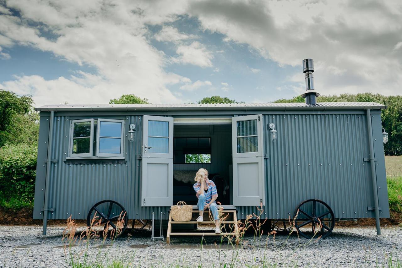 Blatchford Briar - Award Winning Private Shephards Huts With Their Own Secluded Hot Tubs Milton Abbot Экстерьер фото