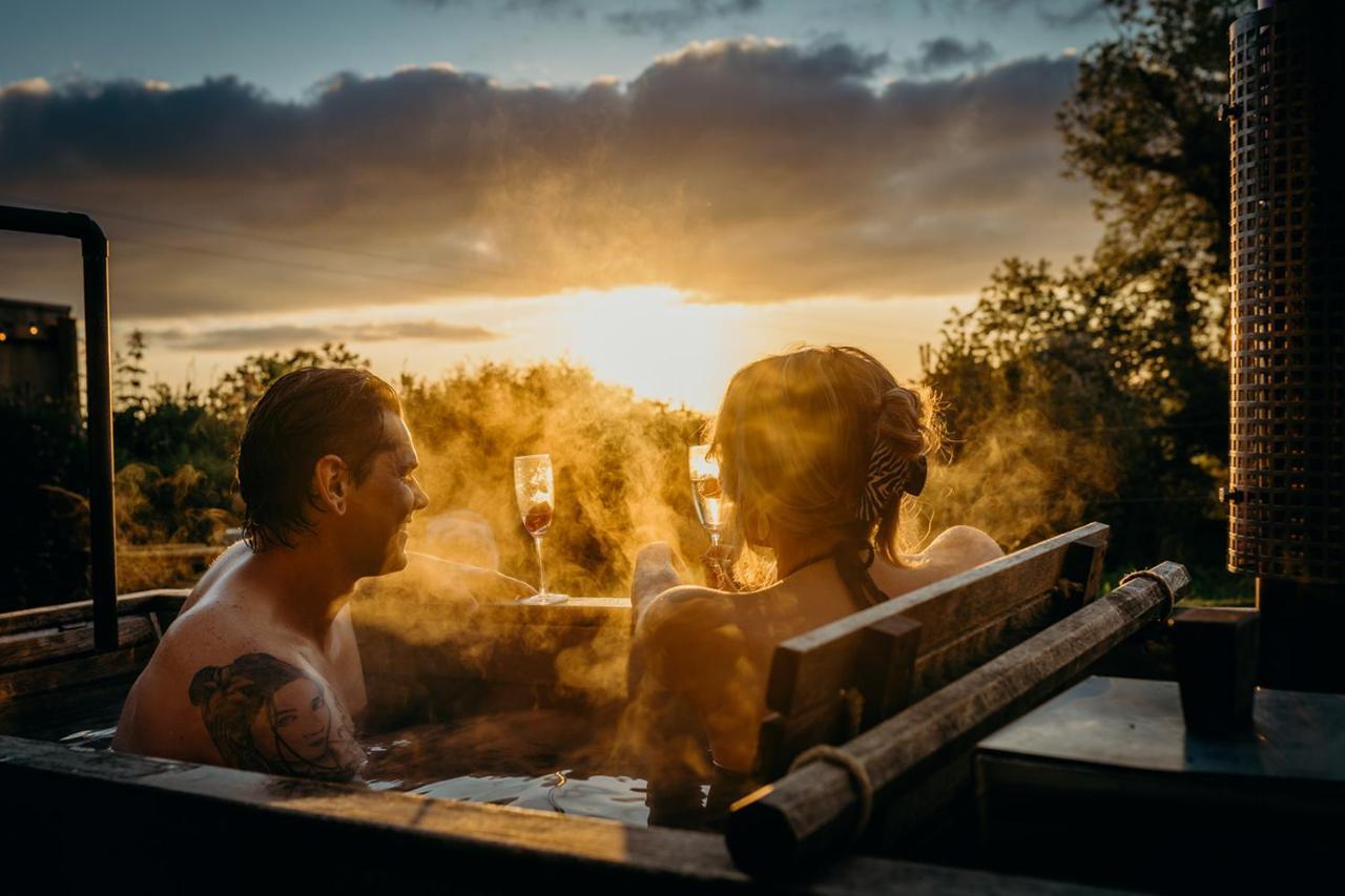 Blatchford Briar - Award Winning Private Shephards Huts With Their Own Secluded Hot Tubs Milton Abbot Экстерьер фото