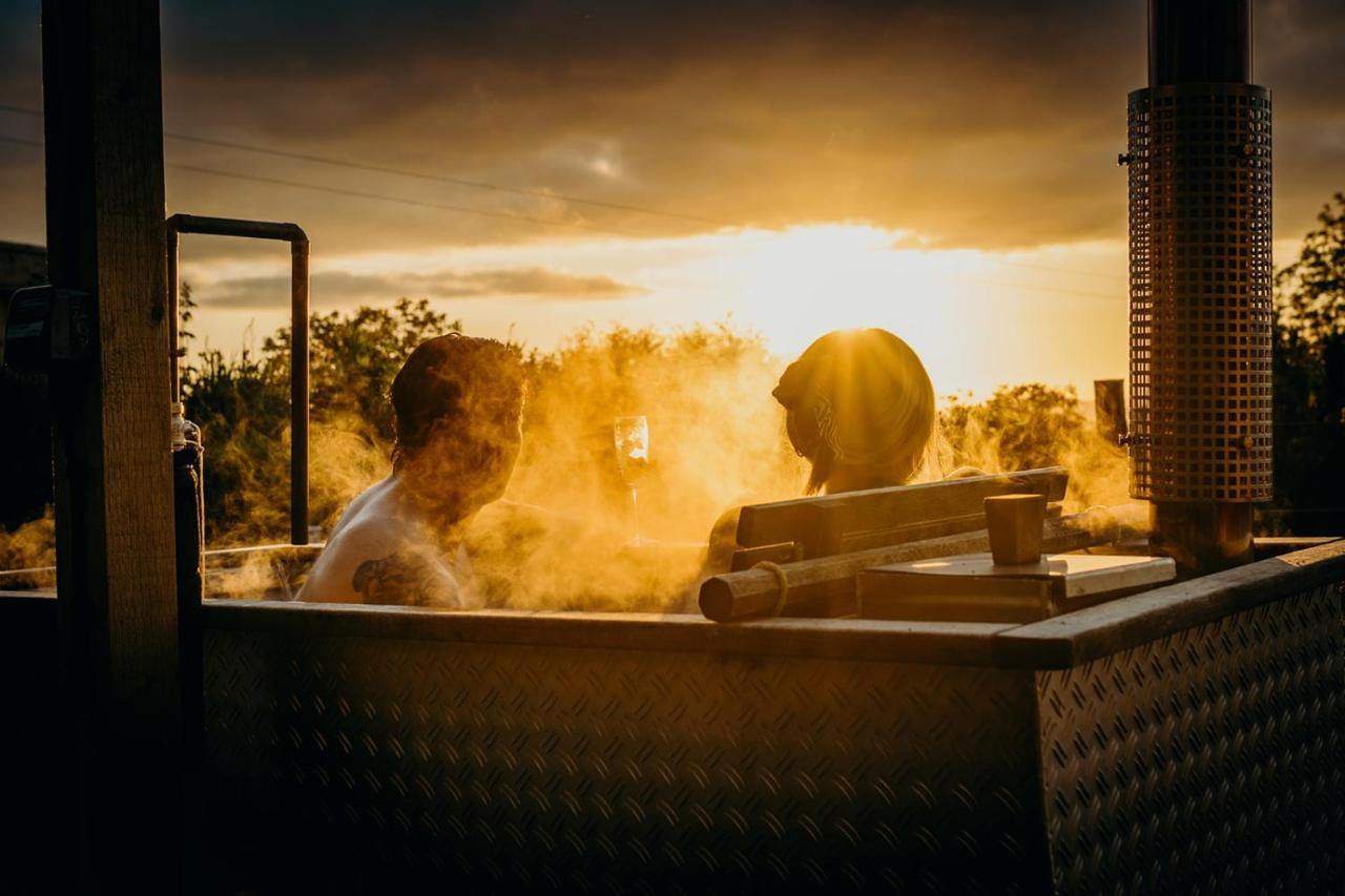 Blatchford Briar - Award Winning Private Shephards Huts With Their Own Secluded Hot Tubs Milton Abbot Экстерьер фото