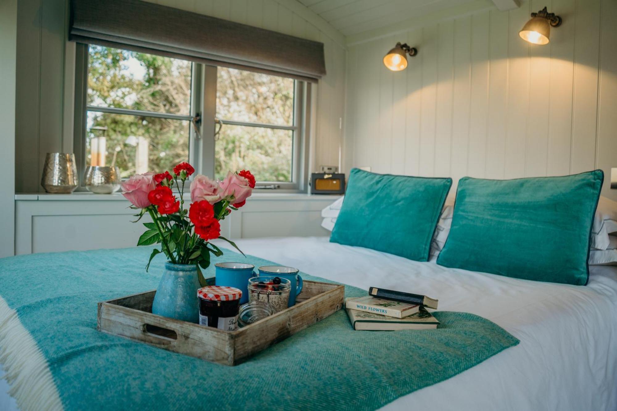 Blatchford Briar - Award Winning Private Shephards Huts With Their Own Secluded Hot Tubs Milton Abbot Экстерьер фото